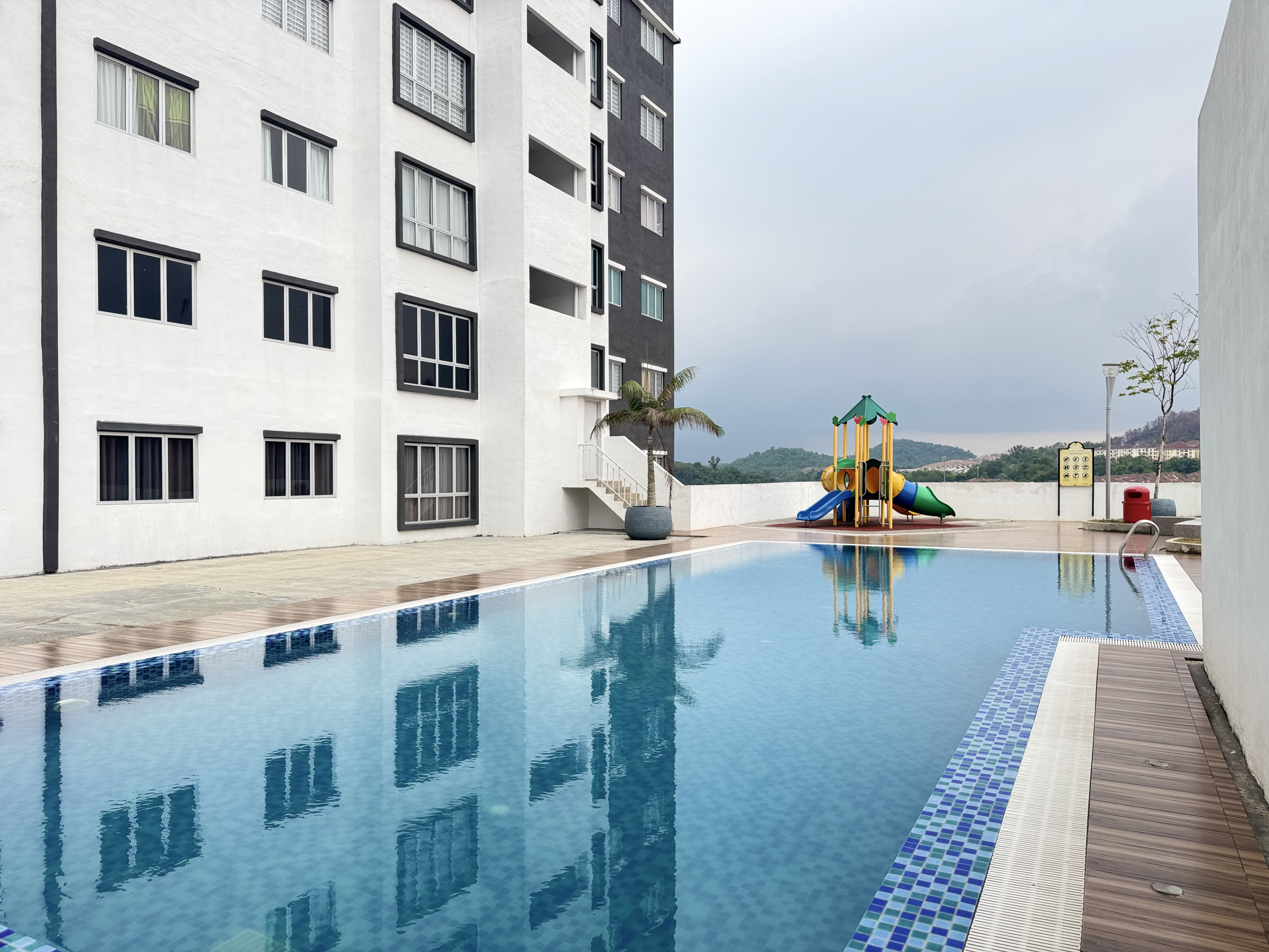 Acacia swimming pool